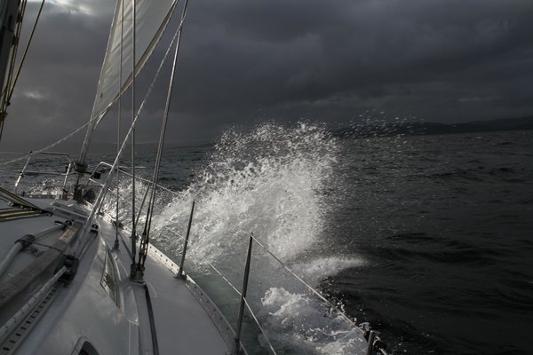 Sailing 2.jpg